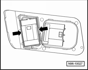 Taster für Innenverriegelung Fahrerseite -E308- aus- und einbauen