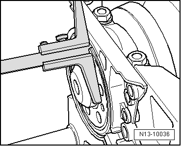 Einbaulage des Geberrads auf der Kurbelwelle prüfen