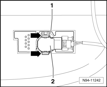 Geber für Parklenkassistent hinten aus- und einbauen