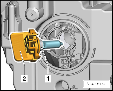 Lampe für Abblendlichtscheinwerfer ersetzen