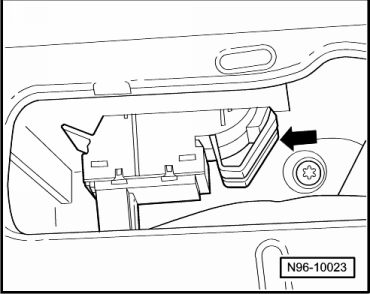 Schalter für Fensterheber hinten links -E52- und Schalter für Fensterheber hinten rechts -E54- aus- und einbauen