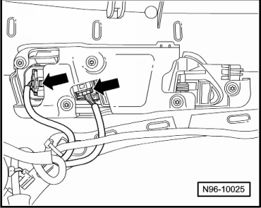 Taster für Innenverriegelung Fahrerseite -E308- aus- und einbauen