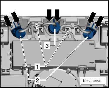 Sensor für Diebstahlwarnanlage -G578- aus- und einbauen