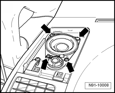 Mittel- und Hochtonlautsprecher vorn aus- und einbauen